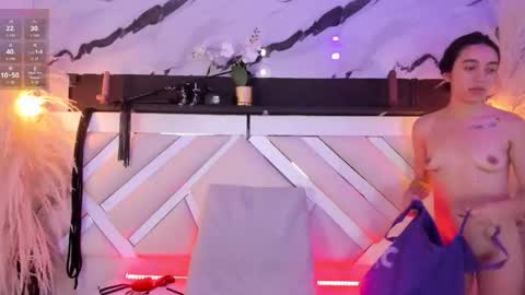 ashley_7777 online show from April 18, 7:58 pm