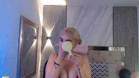 ashley__tylor online show from May 20, 12:24 pm