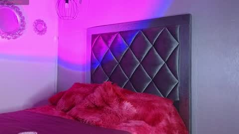 Ashley online show from April 4, 9:13 pm