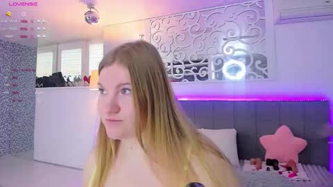 AshleyJonse online show from November 20, 8:04 am