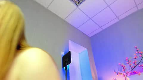 AshleyJonse online show from April 4, 5:28 am