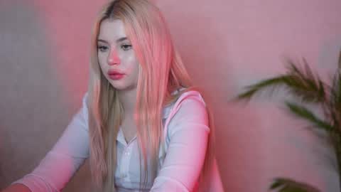 Snapshot of ashleyniko chatting on October 18, 4:21 pm AshleyNiko online show from October 18, 4:21 pm