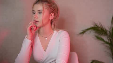 Snapshot of ashleyniko chatting on October 12, 5:15 pm AshleyNiko online show from October 12, 5:15 pm