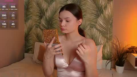 Aster Quinn online show from April 7, 12:40 pm