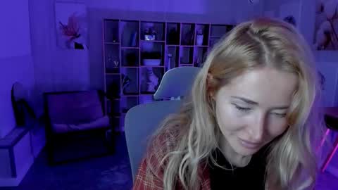 astramonroe online show from September 21, 10:36 am