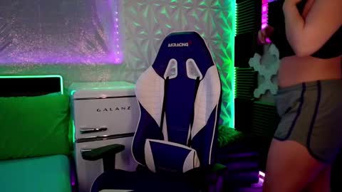 Athena Autumn online show from December 19, 3:43 am