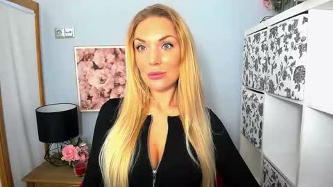 AulloraSensual online show from December 6, 6:15 am