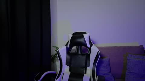 aurora_collins08 online show from April 20, 4:10 pm