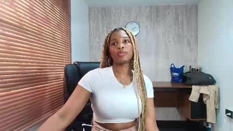 Ariana online show from October 28, 7:30 pm