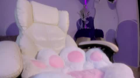 auroracute2 online show from October 25, 1:52 pm