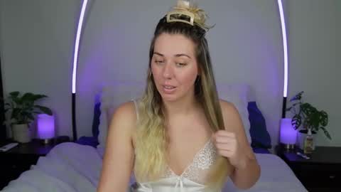 aussielulu online show from October 7, 11:58 am