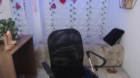 Ava online show from February 28, 12:15 pm