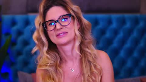 Ava online show from October 25, 5:26 am