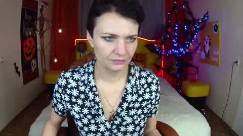 Snapshot of avasaturnian chatting on October 20, 12:41 pm avasaturnian online show from October 20, 12:41 pm