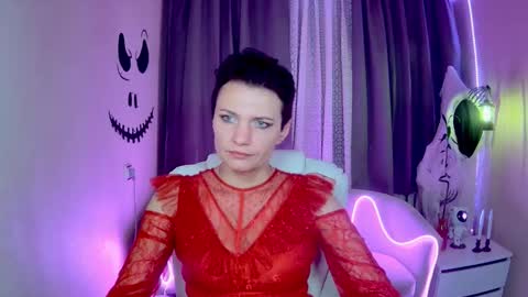 Snapshot of avasaturnian chatting on October 21, 1:04 pm avasaturnian online show from October 21, 1:04 pm