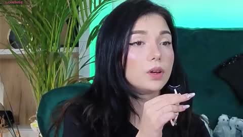 AveryWillow online show from November 2, 7:56 am