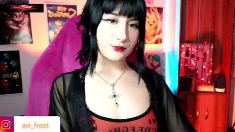 Snapshot of avi_frost chatting on January 22, 6:31 am Saraaaa independent model 3 online show from January 22, 6:31 am