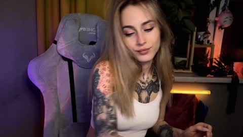 Snapshot of aviva_faith chatting on January 17, 10:01 pm Aviva online show from January 17, 10:01 pm