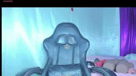 avril_jonson online show from July 10, 9:26 pm