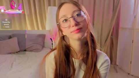 Avril online show from February 14, 9:17 pm