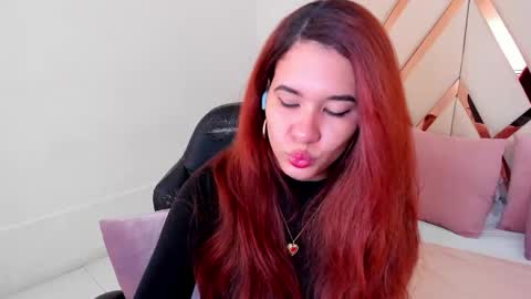 Avril  online show from February 3, 11:59 am