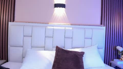 Avy  online show from April 18, 11:35 am