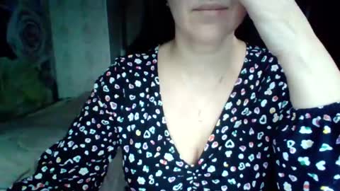 Snapshot of awesomeladyy chatting on December 30, 9:37 am awesomeladyy online show from December 30, 9:37 am