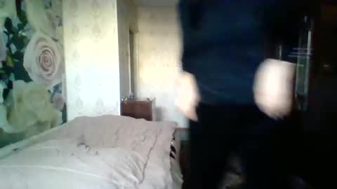 Snapshot of awesomeladyy chatting on January 11, 8:33 am awesomeladyy online show from January 11, 8:33 am