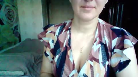 Snapshot of awesomeladyy chatting on January 12, 7:32 am awesomeladyy online show from January 12, 7:32 am