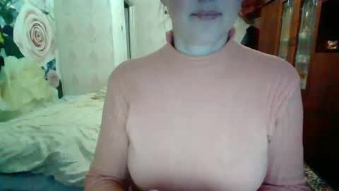 Snapshot of awesomeladyy chatting on January 21, 2:05 pm awesomeladyy online show from January 21, 2:05 pm