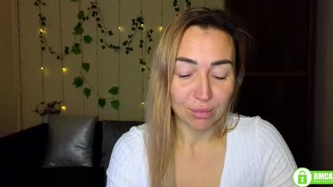 Jully online show from November 29, 6:56 pm