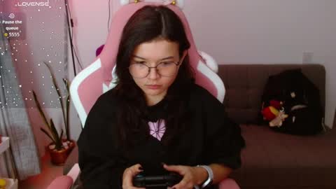 Azu  online show from March 14, 2:01 am