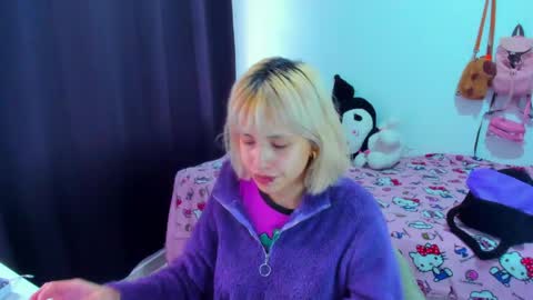 Azu Moure online show from April 22, 8:39 pm