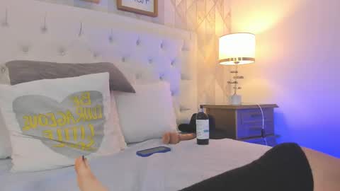 Anny online show from March 27, 8:26 am