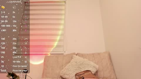 babe_sophiee1 online show from December 19, 5:43 am