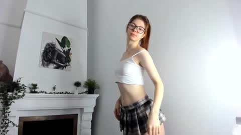 Evalena maybe just Eva online show from February 20, 5:12 am