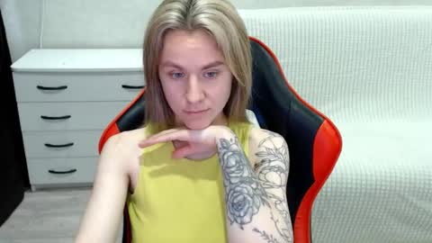 baby_kitte online show from October 29, 5:45 am