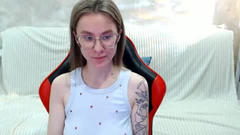 baby_kitte online show from October 9, 4:27 am