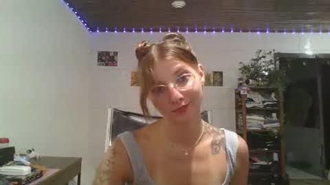 babydemon6 online show from March 6, 10:27 pm