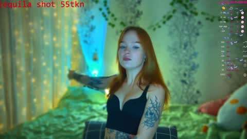 Snapshot of babyfoxyy chatting on January 22, 5:49 pm maddy online show from January 22, 5:49 pm