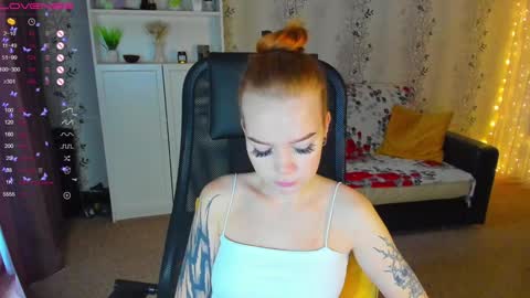 Snapshot of babyfoxyy chatting on December 29, 9:28 am maddy online show from December 29, 9:28 am