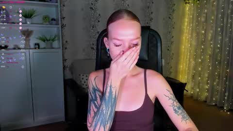 Snapshot of babyfoxyy chatting on September 25, 8:17 pm maddy online show from September 25, 8:17 pm