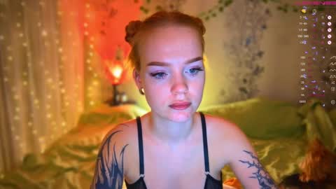 Snapshot of babyfoxyy chatting on February 10, 7:28 pm maddy online show from February 10, 7:28 pm