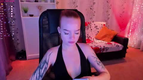 Snapshot of babyfoxyy chatting on February 24, 9:30 am maddy online show from February 24, 9:30 am