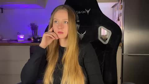 NEXT STREAM  12AM GMT3  Alice    online show from September 30, 8:53 am