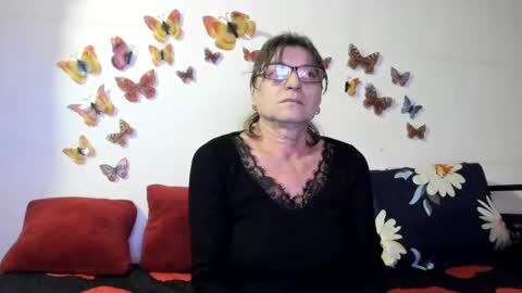 Snapshot of badgg chatting on February 3, 4:31 pm Gina online show from February 3, 4:31 pm