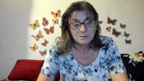Snapshot of badgg chatting on January 9, 5:11 pm Gina online show from January 9, 5:11 pm