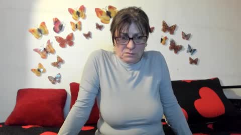 Snapshot of badgg chatting on February 7, 4:24 pm Gina online show from February 7, 4:24 pm