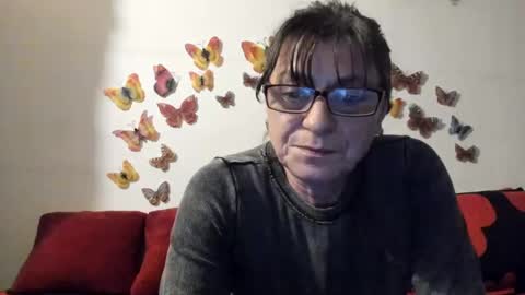 Snapshot of badgg chatting on December 17, 3:17 pm Gina online show from December 17, 3:17 pm