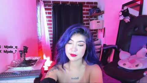        Please help me to reach 100 thumbs up online show from December 13, 7:53 pm